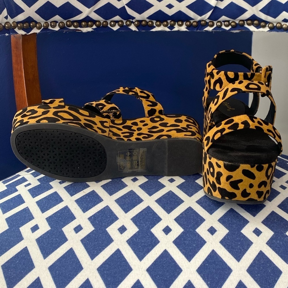 Leopard print wedge flatform platform strappy ankle strap sandal heels sz 6.5 - Picture 2 of 6